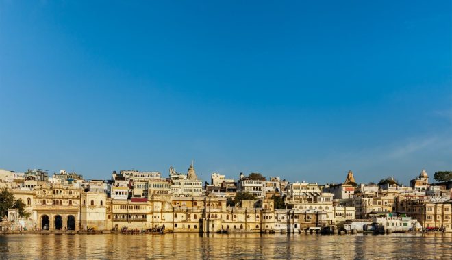 Udaipur houses and ghats on lake Pichola. Udaipur, Rajasthan, In